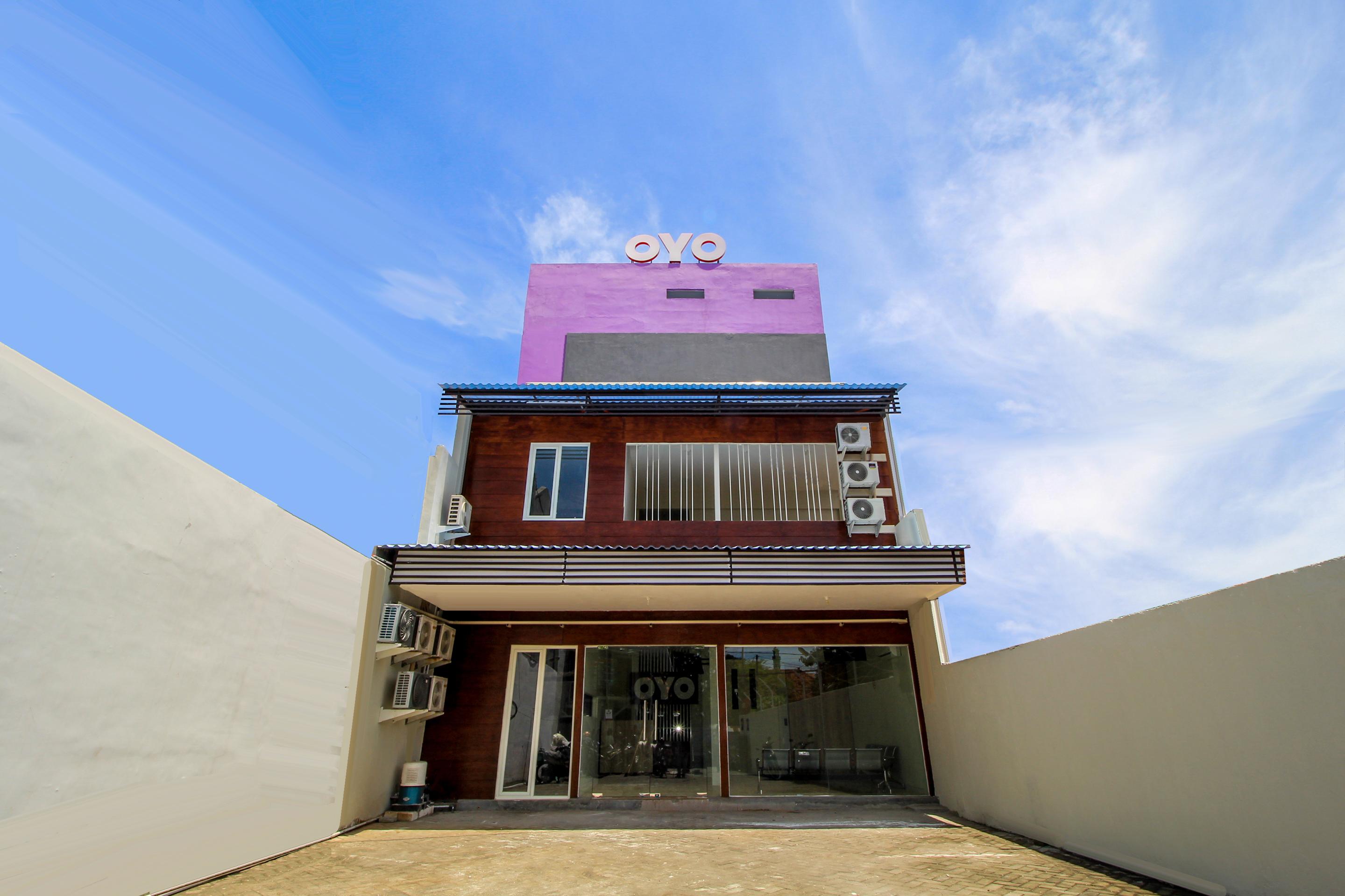 Super Oyo 168 K-15 Residence Surabaya Buitenkant foto