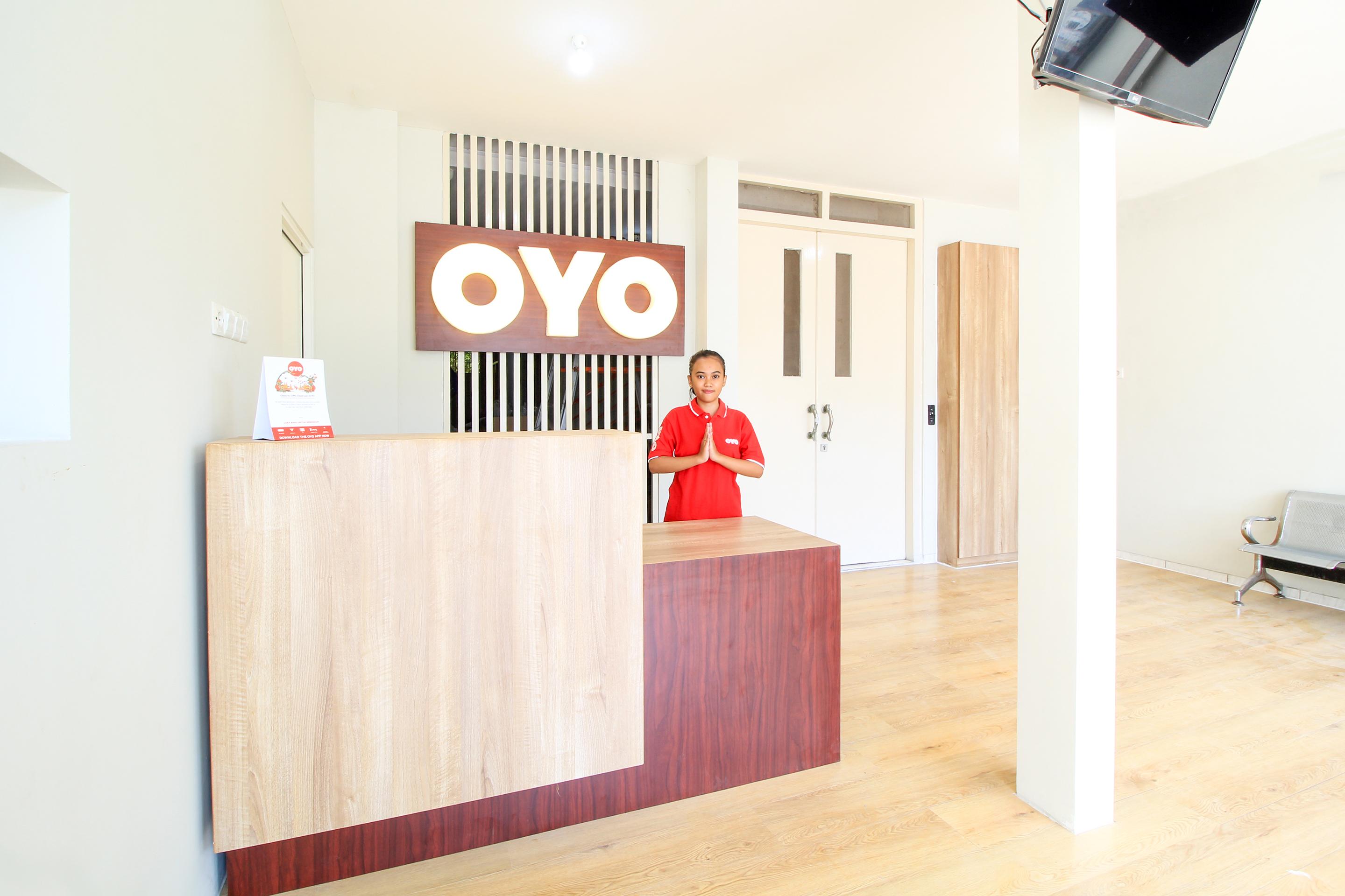Super Oyo 168 K-15 Residence Surabaya Buitenkant foto