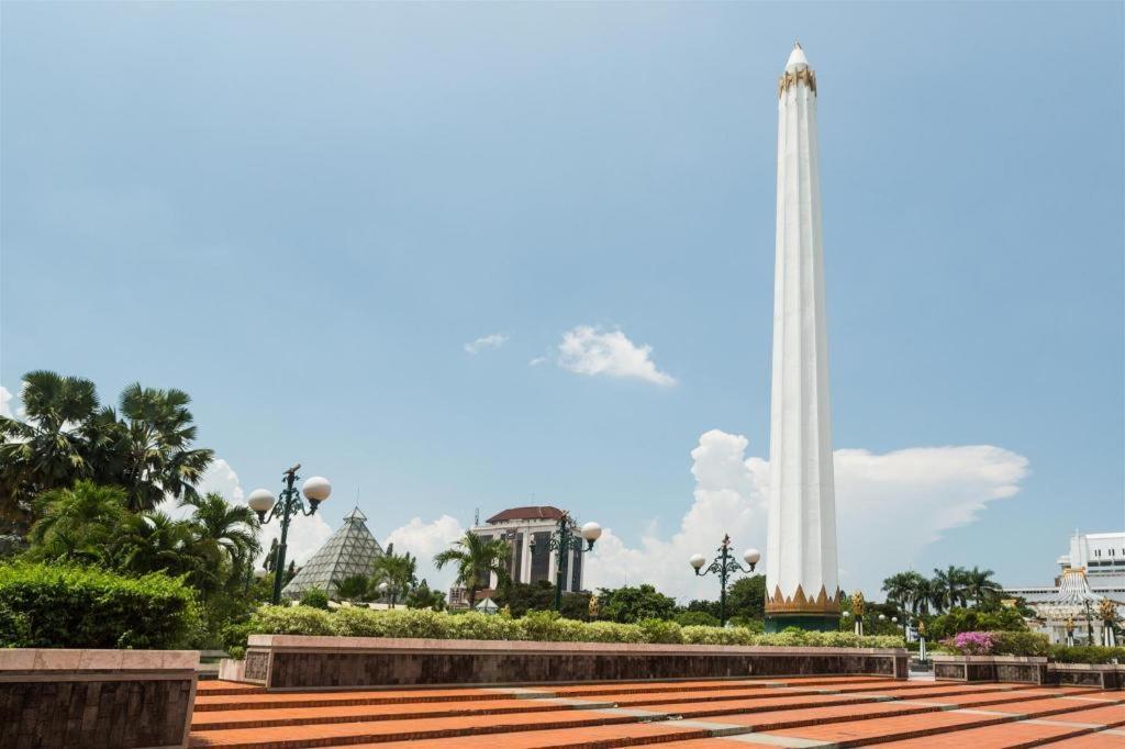 Super Oyo 168 K-15 Residence Surabaya Buitenkant foto